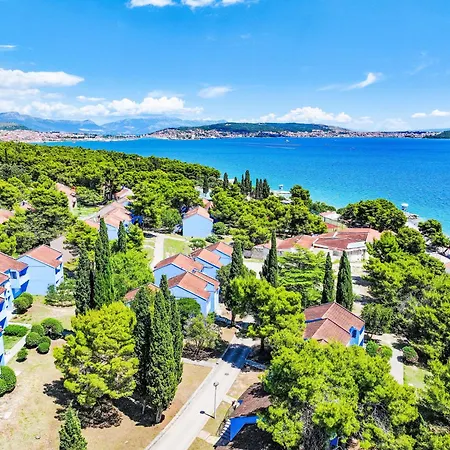 アパート Medena-3 By Interhome